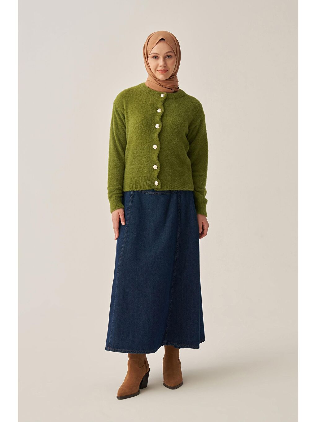 Yeşil-Yumuşak Dokulu Dügmeli Hırka-1