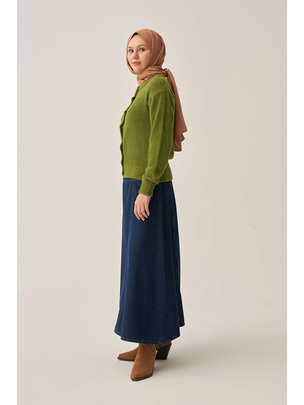 Yeşil-Yumuşak Dokulu Dügmeli Hırka-2