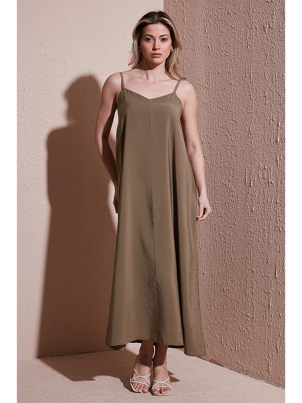 Haki A Kesim V Yaka Askılı Modal Midi Elbise 26Y0501K1-3