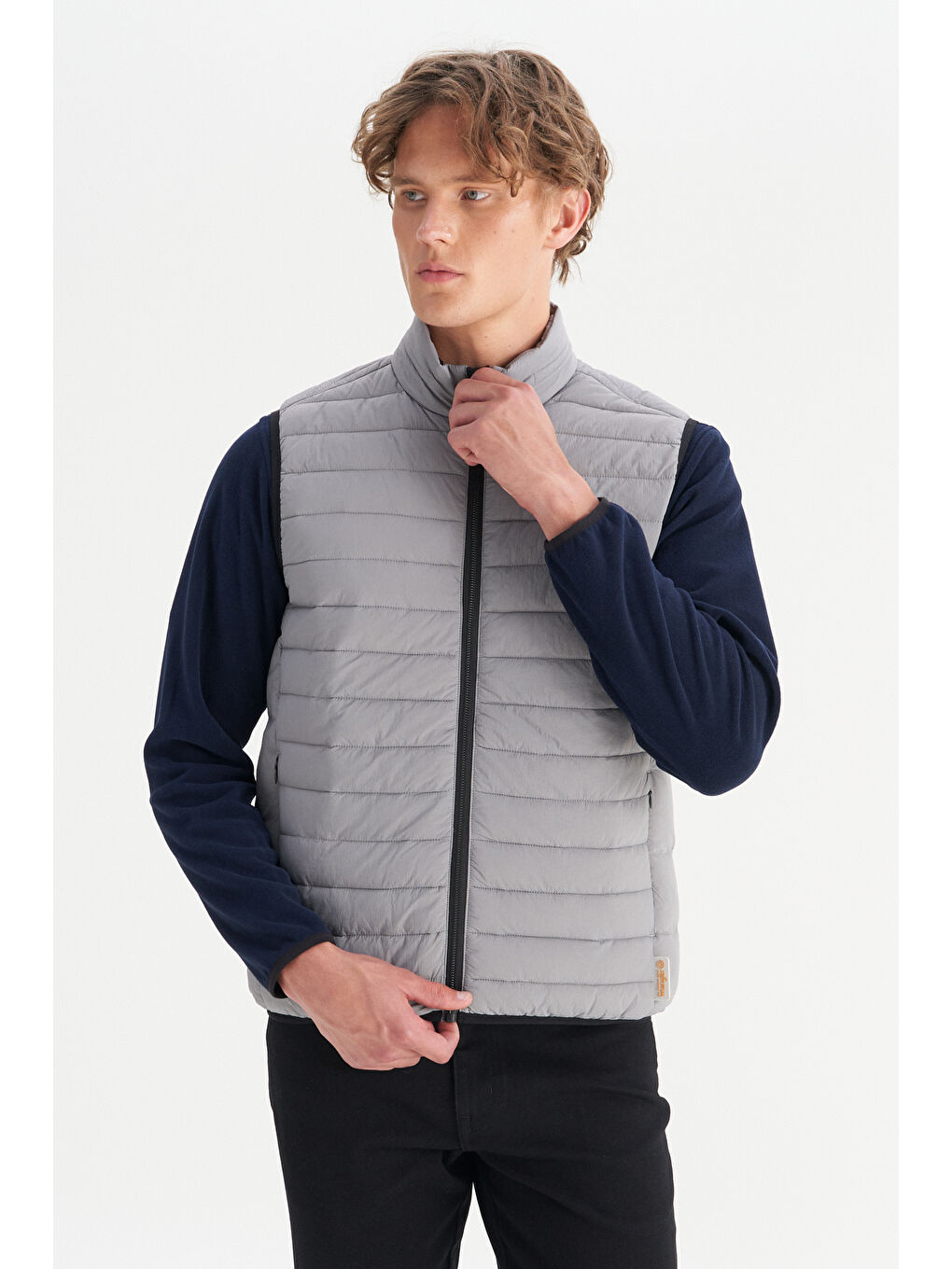 Gri Regular Fit Normal Kesim Dik Yaka Cepli Şişme Yelek-5
