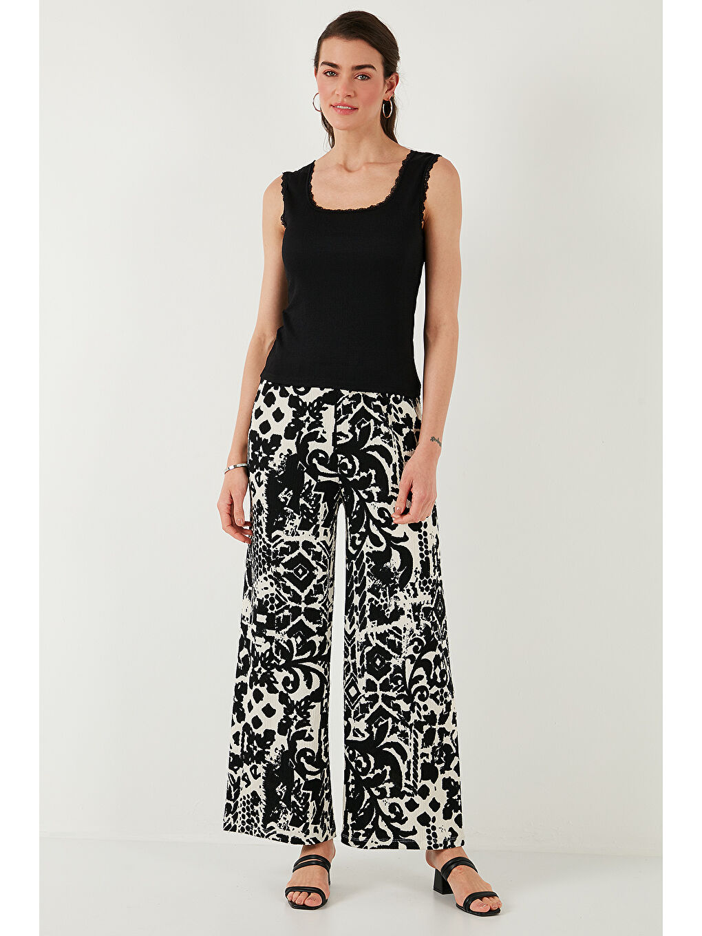 Siyah Slim Fit Kalın Dantelli Kare Yaka Bürümcük 2'li Paket Atlet 5864979S2-2