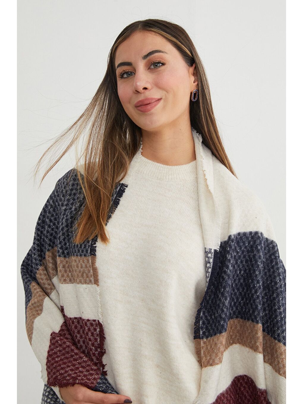 Bej Renk Bloklu Petek Desenli Şal-1