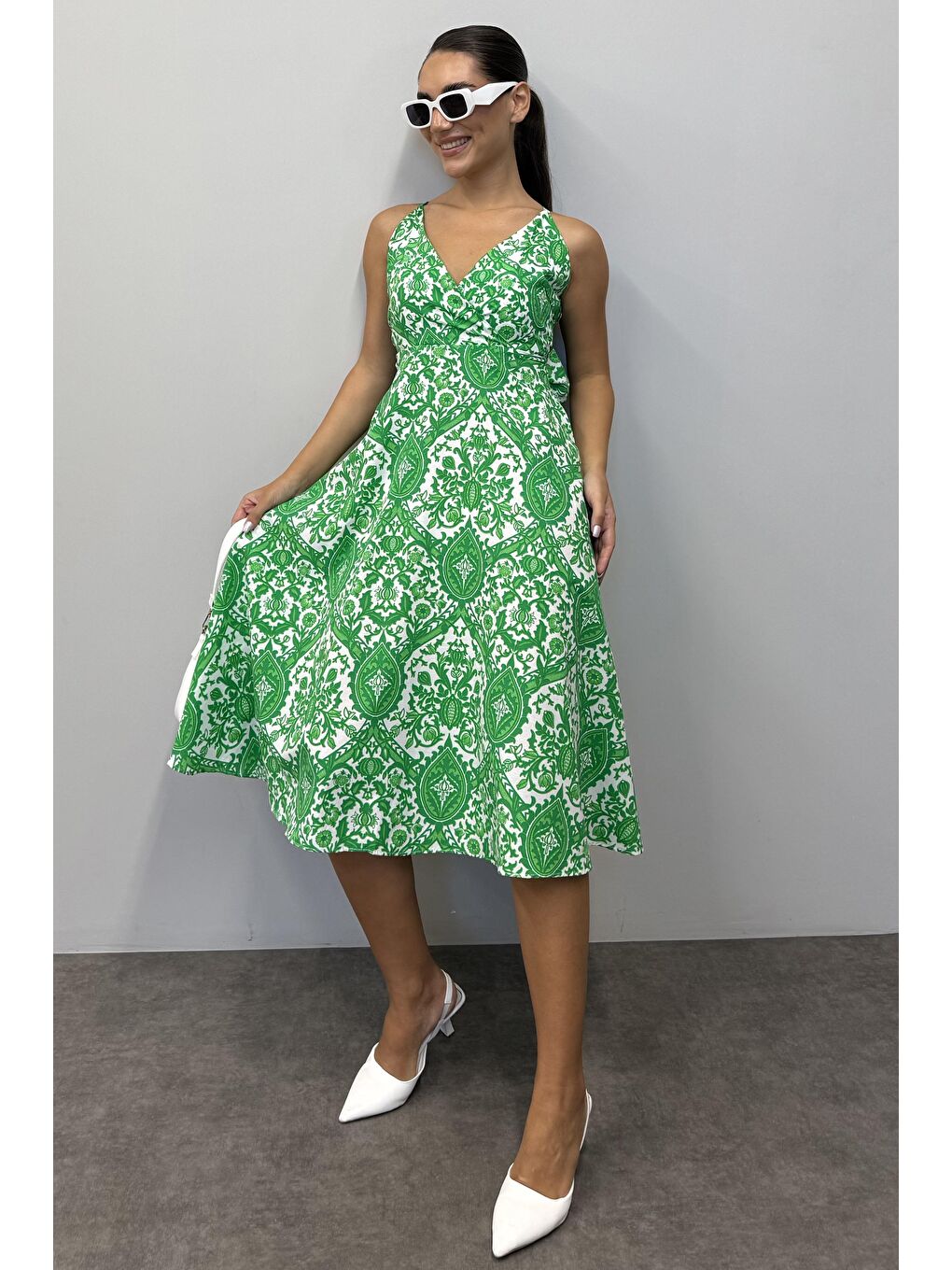 Yeşil Desenli Dekolteli Midi Boy Elbise Mg1537