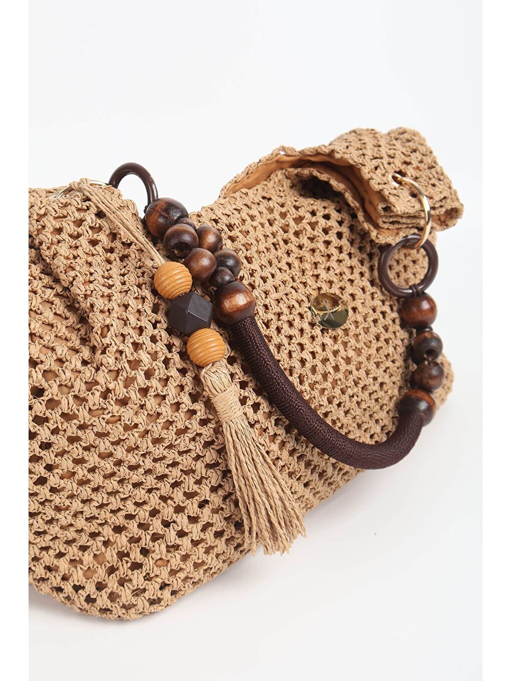 Kahverengi Ahşap Boncuk Detaylı Camel Renk Hasır Örme Plaj Çantası 1120-1