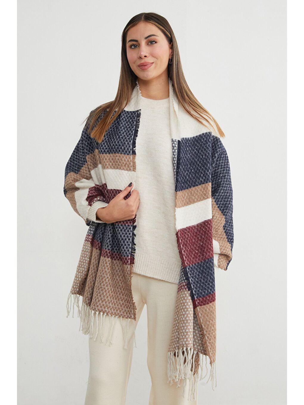 Bej Renk Bloklu Petek Desenli Şal-2