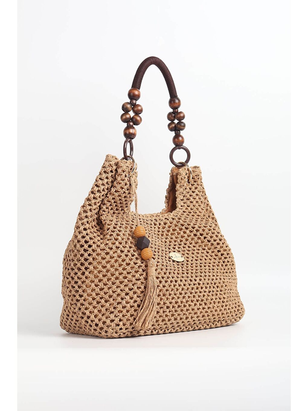 Kahverengi Ahşap Boncuk Detaylı Camel Renk Hasır Örme Plaj Çantası 1120-4