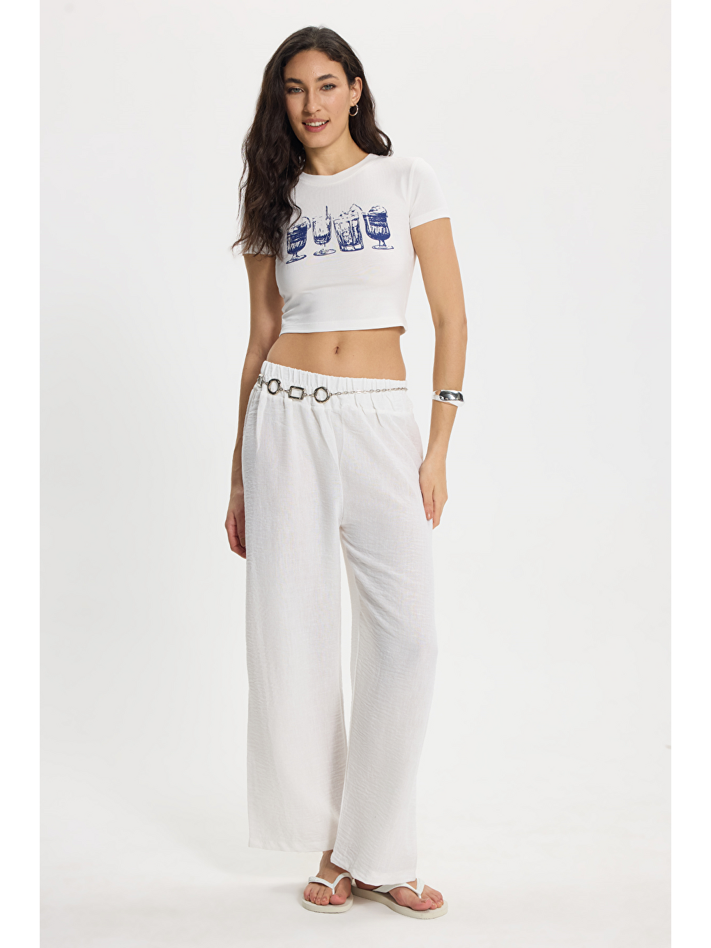 Kadın Slim Fit Dar Kesim %100 Pamuk Bisiklet Yaka Kısa Kollu Baskılı Ekru Crop Tişört-1