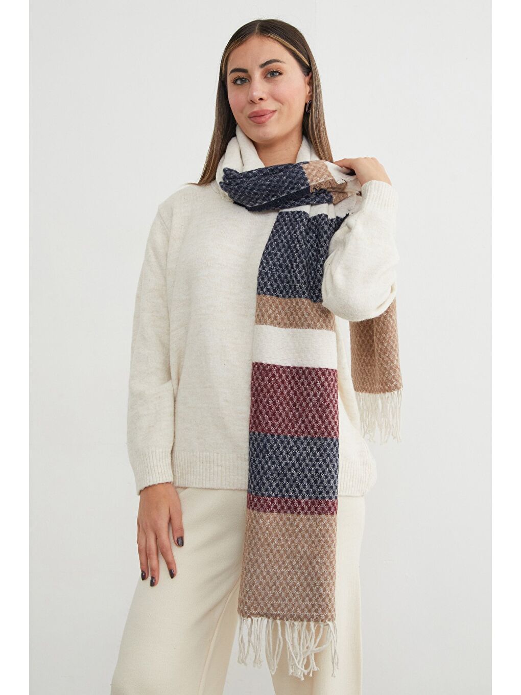 Bej Renk Bloklu Petek Desenli Şal-3