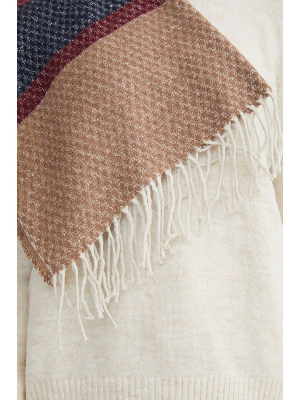 Bej Renk Bloklu Petek Desenli Şal-4