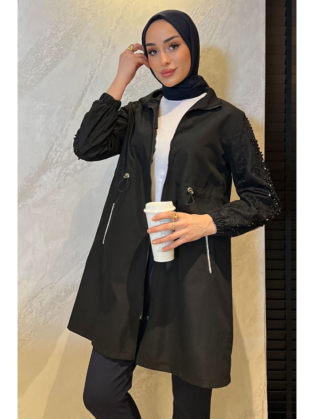Siyah Kadın İnci Ve Taş İşlemeli Bel Büzgülü Tesettür Trençkot-3