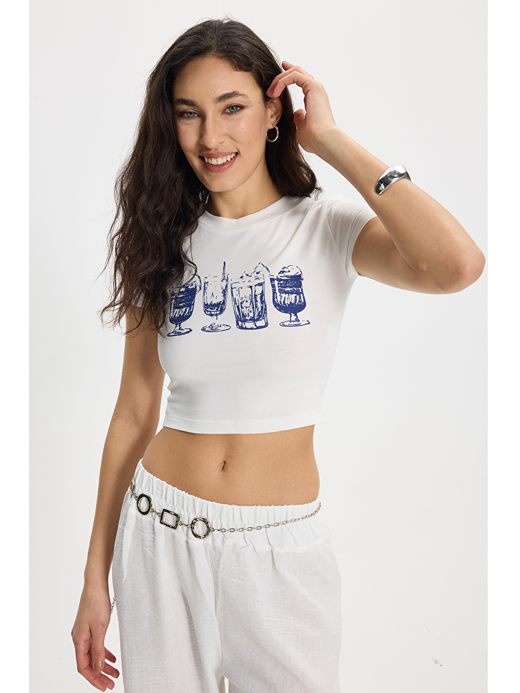 Kadın Slim Fit Dar Kesim %100 Pamuk Bisiklet Yaka Kısa Kollu Baskılı Ekru Crop Tişört-6