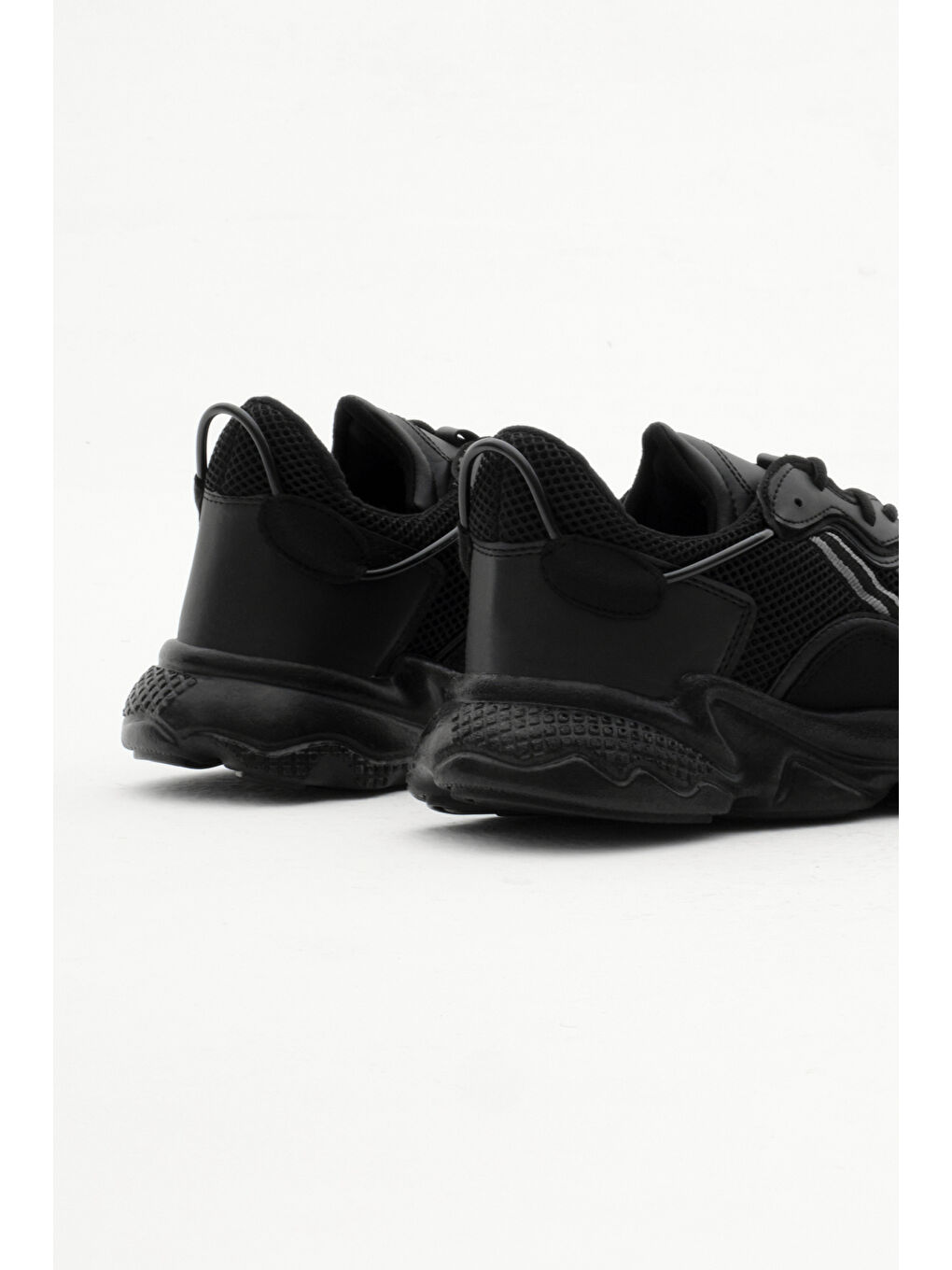 Unisex Siyah Rahat Kalıp Yüksek Taban Şeritli Bağcıklı Spor Ayakkabı-4