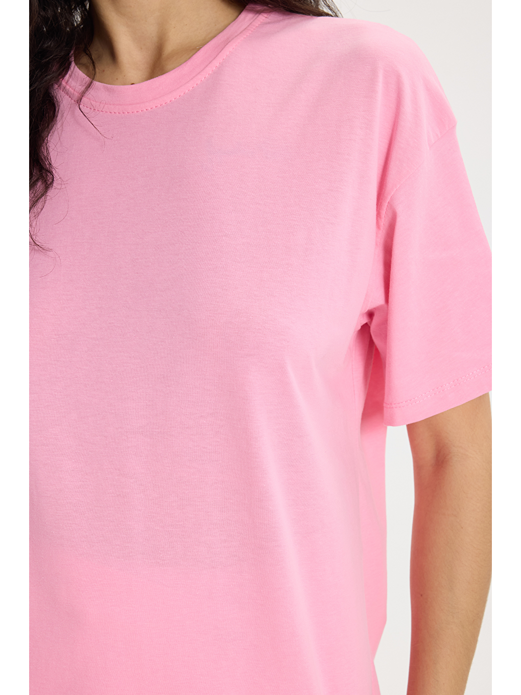 Kadın Slim Fit Dar Kesim %100 Pamuk Kısa Kollu Bisiklet Yaka Pembe Tişört-3