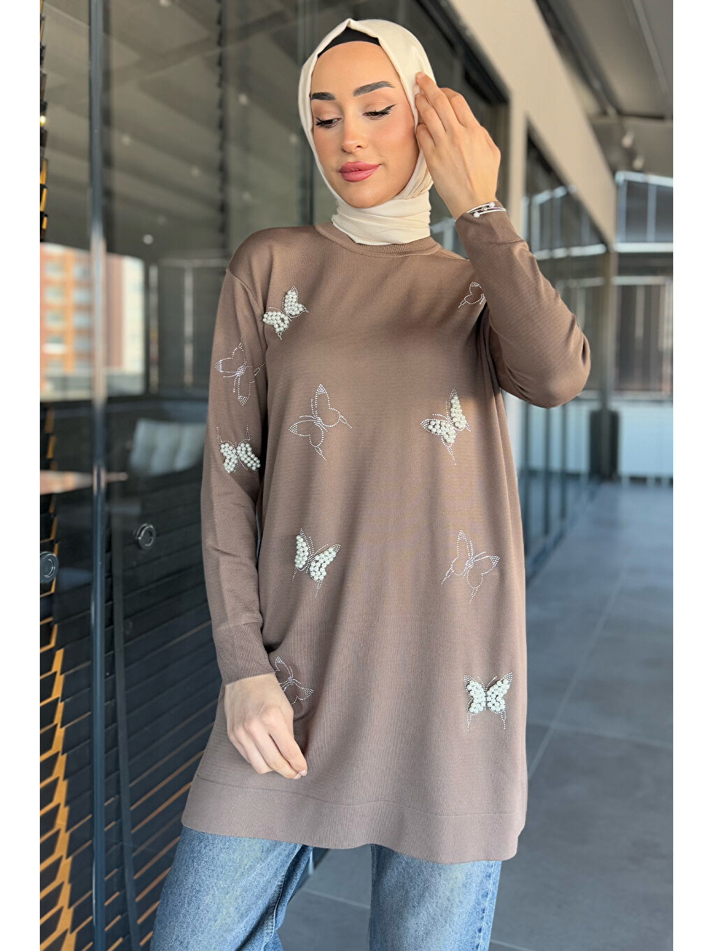 Bej Kelebek Taşlı Bisiklet Yaka Tesettür Tunik-1