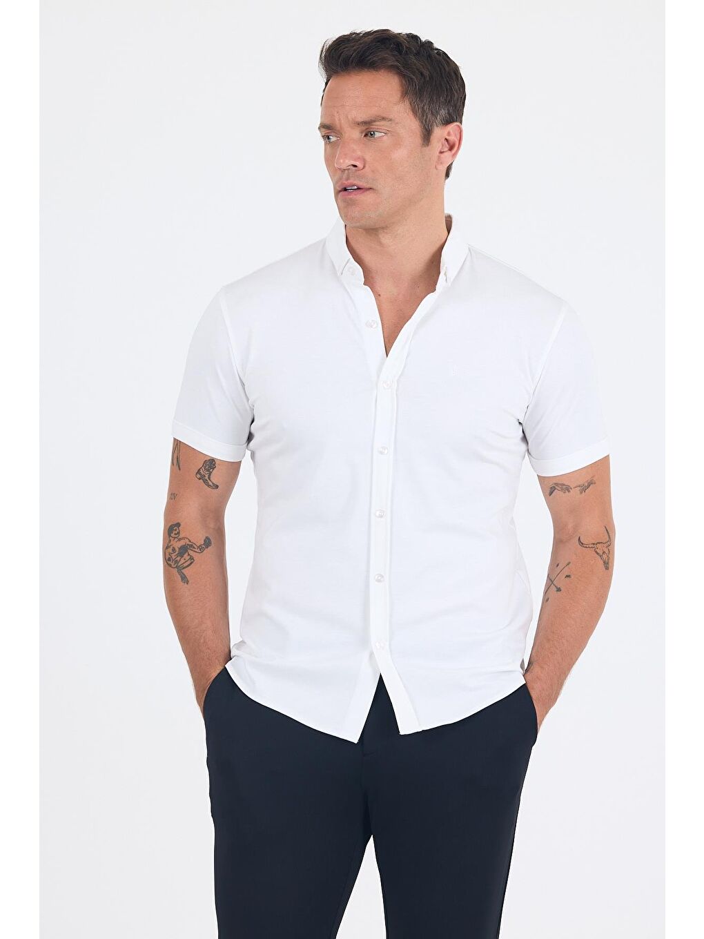 Beyaz İtalyan Düğmeli Yaka Kısa Kol Cepsiz Slim Fit Gömlek 1004250255-1