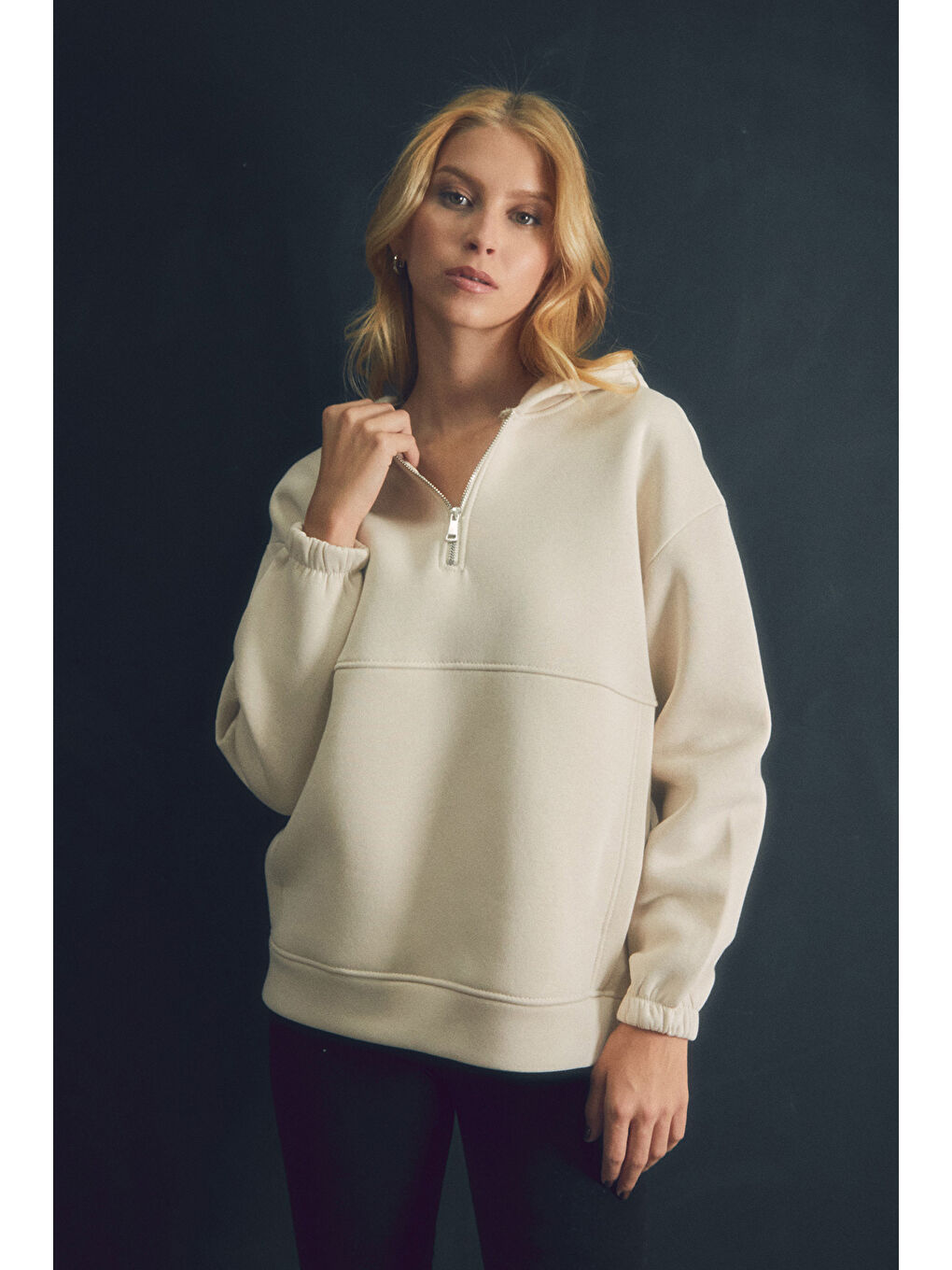 Fullamoda Bej Basic Oversize Yarım Fermuarlı Kapüşonlu Sweatshirt