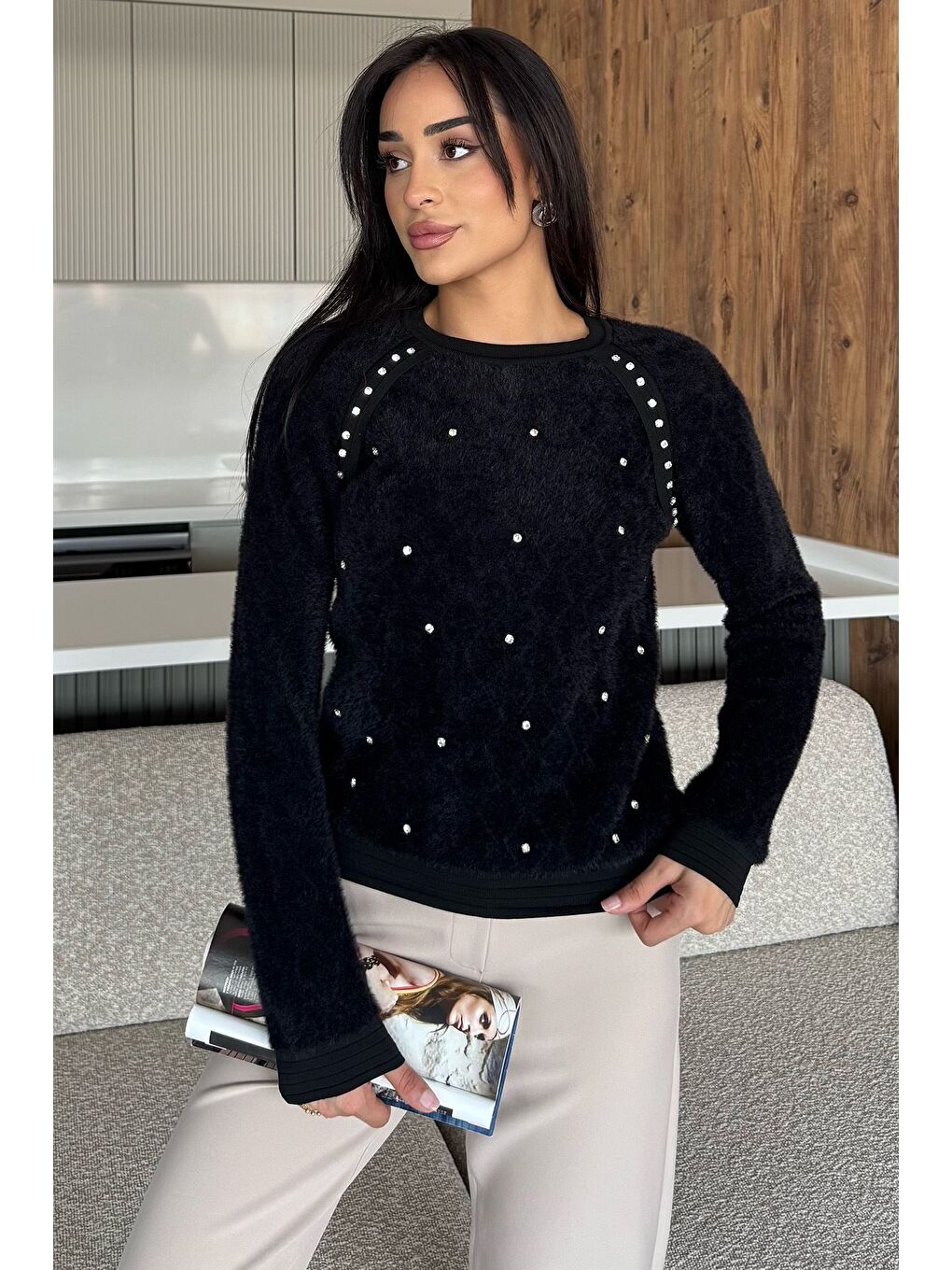 Siyah Taşlı Yumoş Triko Kazak (s,m,l Uyumludur)