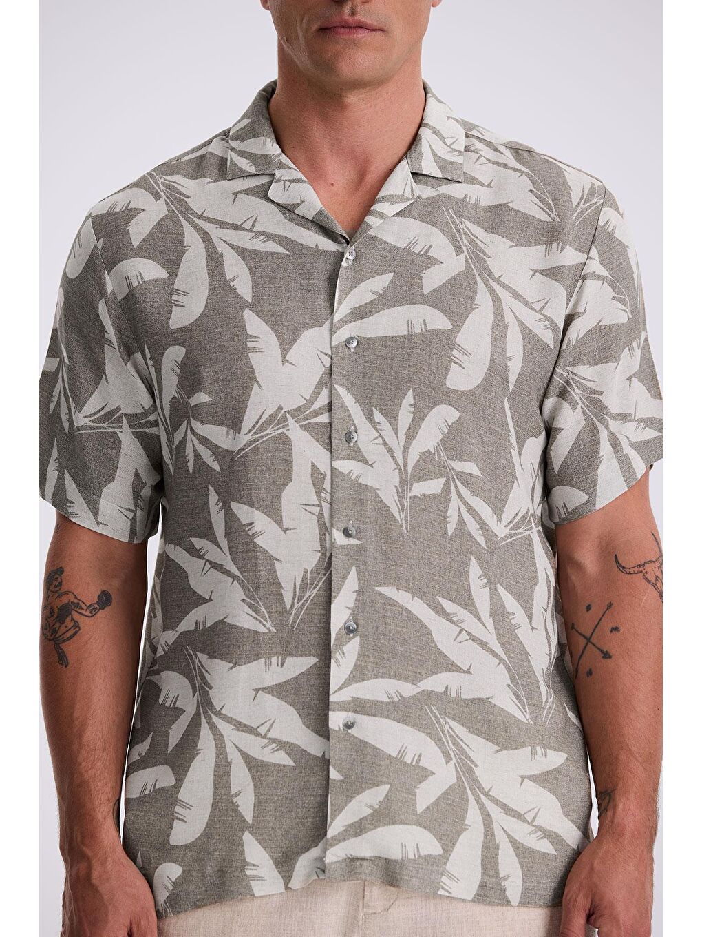 Bej Vizon Klasik Fit Apaş Yaka Desenli Rahat Kalıp Keten Karışımlı Kısa Kollu Gömlek-2