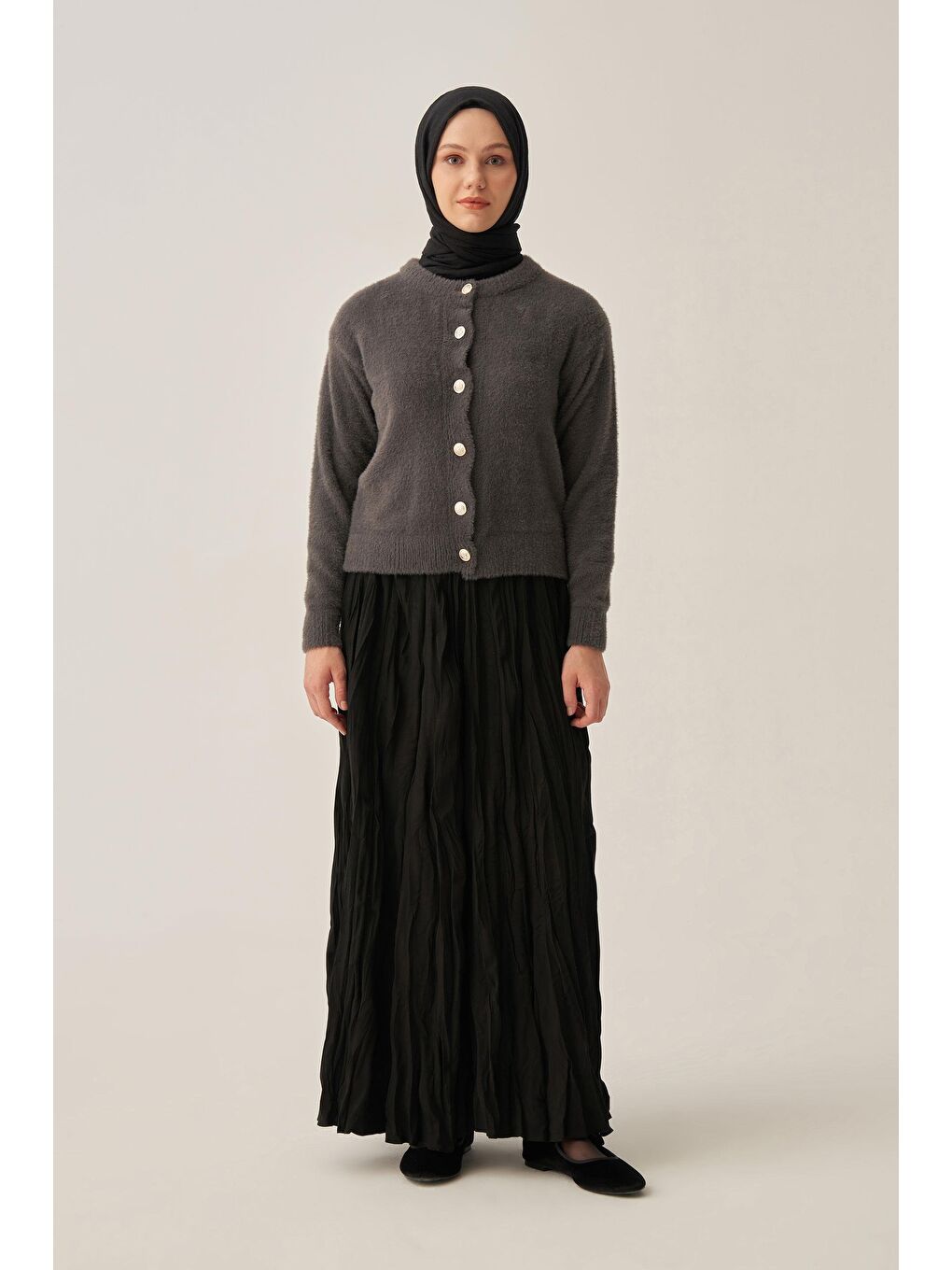 Antrasit-Yumuşak Dokulu Dügmeli Hırka-1