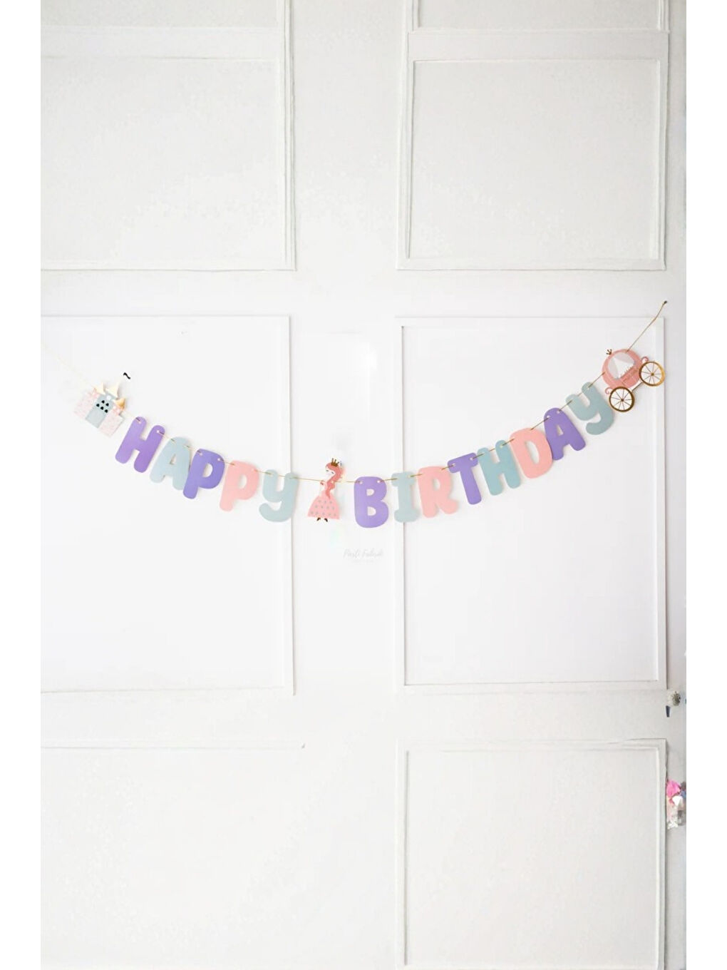 Karışık Çok Renkli  Prenses ve Şato Temalı Happy Birthday Banner