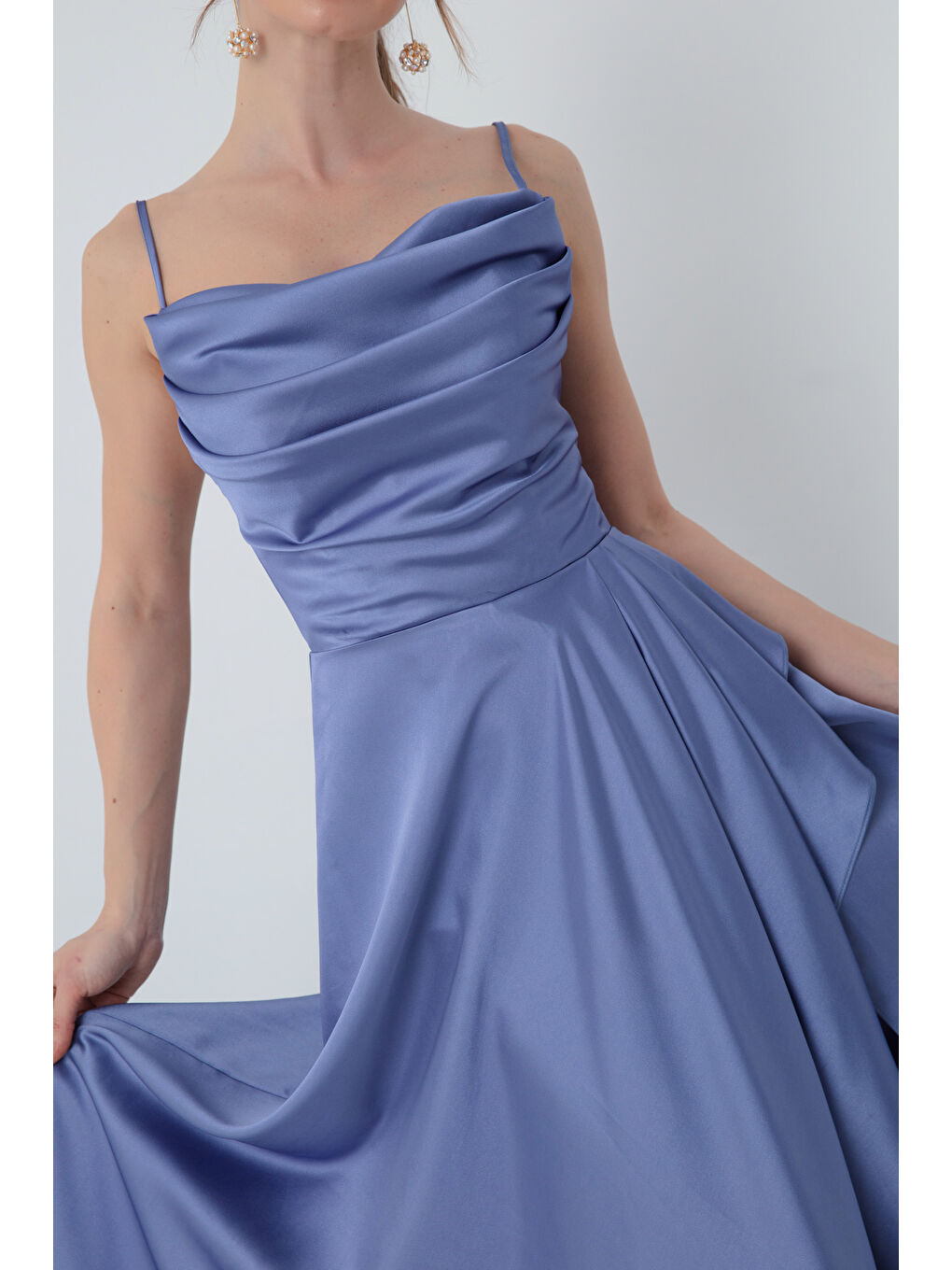 Kadın İndigo Volanlı Yırtmaçlı Saten Abiye & Mezuniyet Elbisesi-2