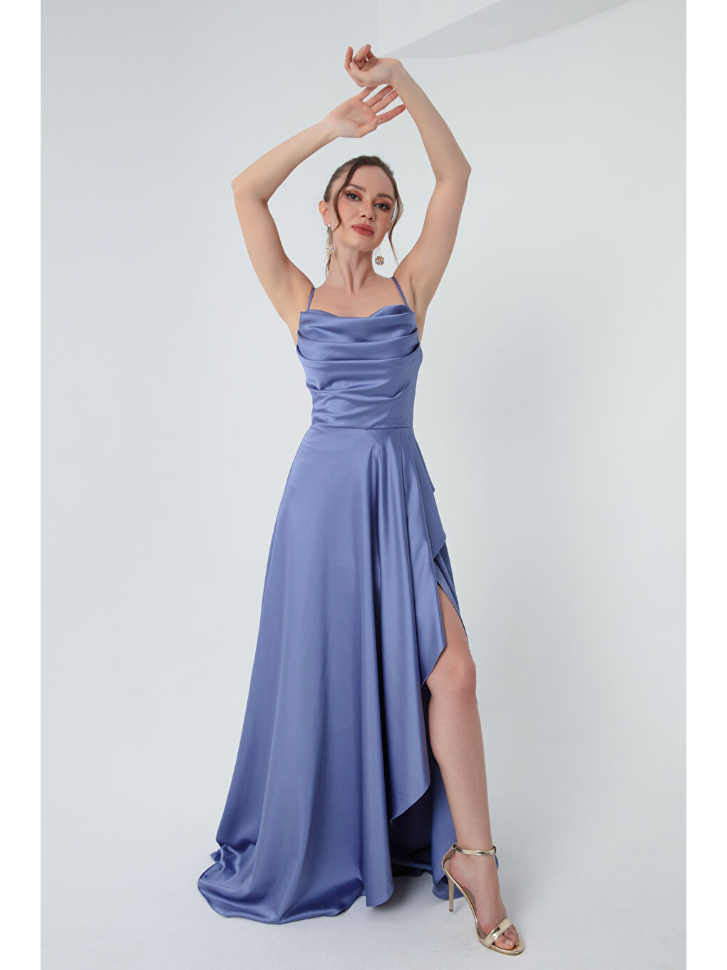 Kadın İndigo Volanlı Yırtmaçlı Saten Abiye & Mezuniyet Elbisesi-3