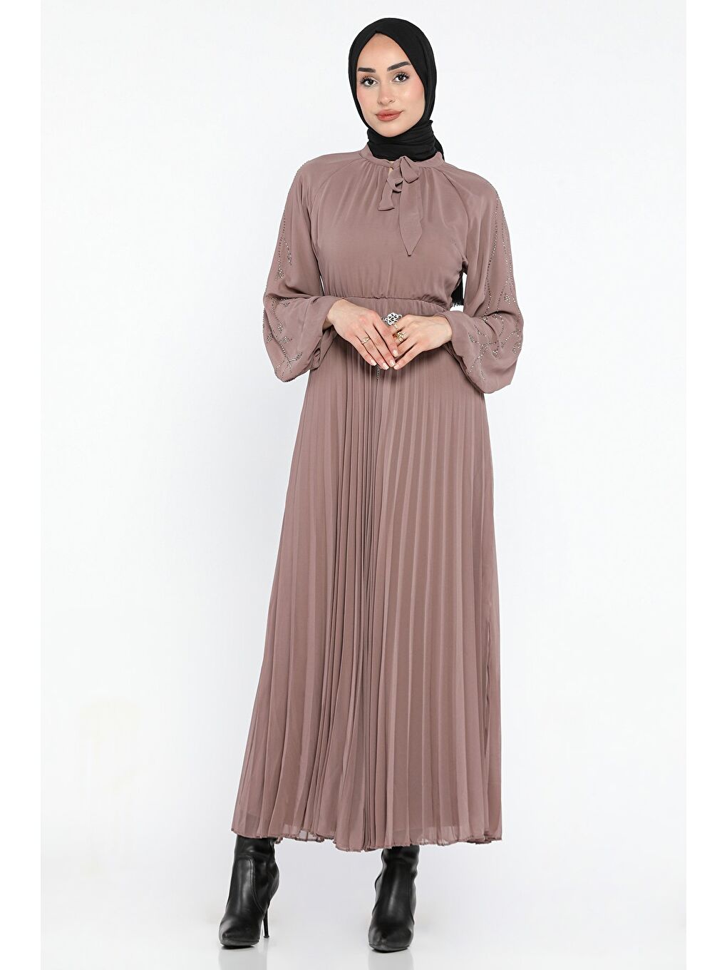 Bej Ön Bağlamalı Taş Detaylı Kemerli Tesettür Şifon Elbise-3