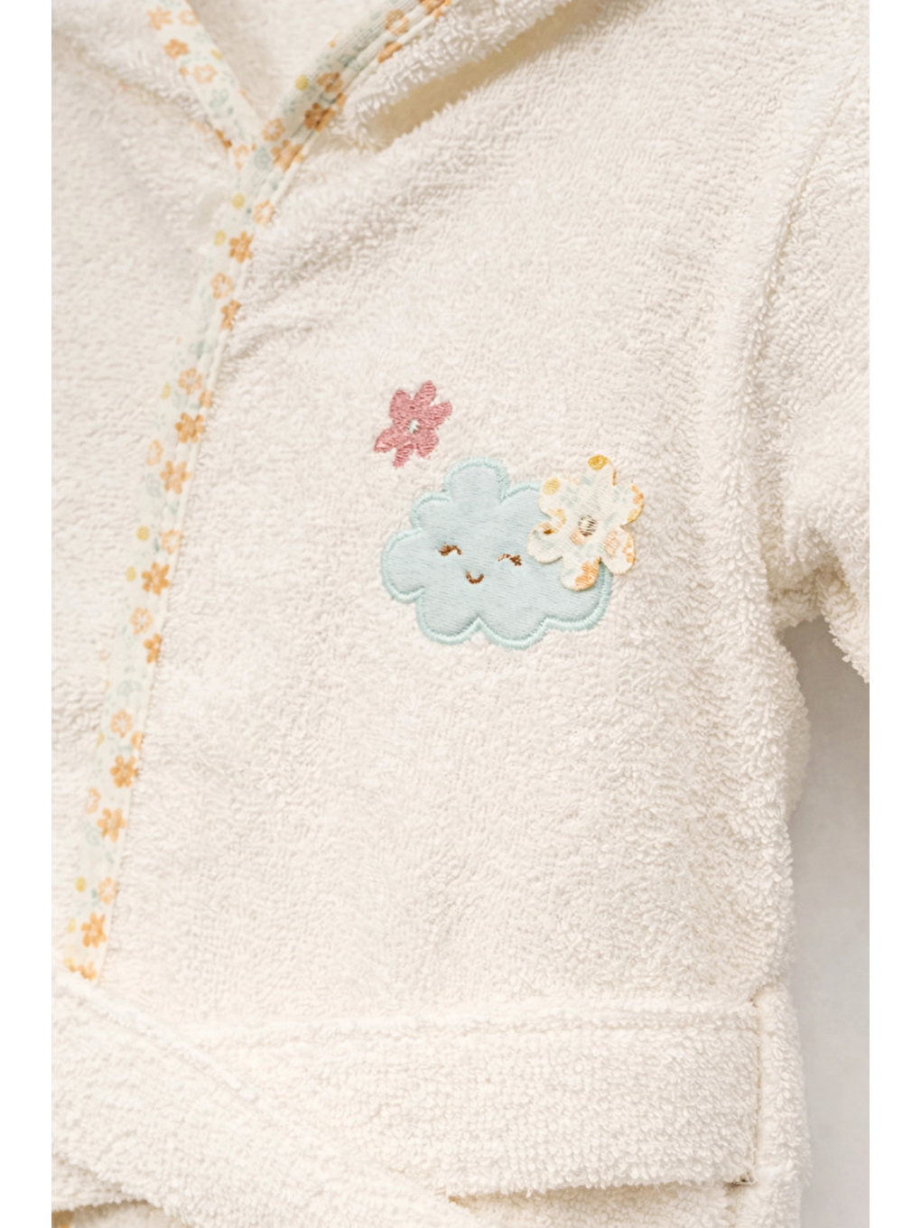 Beyaz Kız Bebek Bulutlu 3 Parça Havlu Bornoz Seti Lüx Kutulu-2