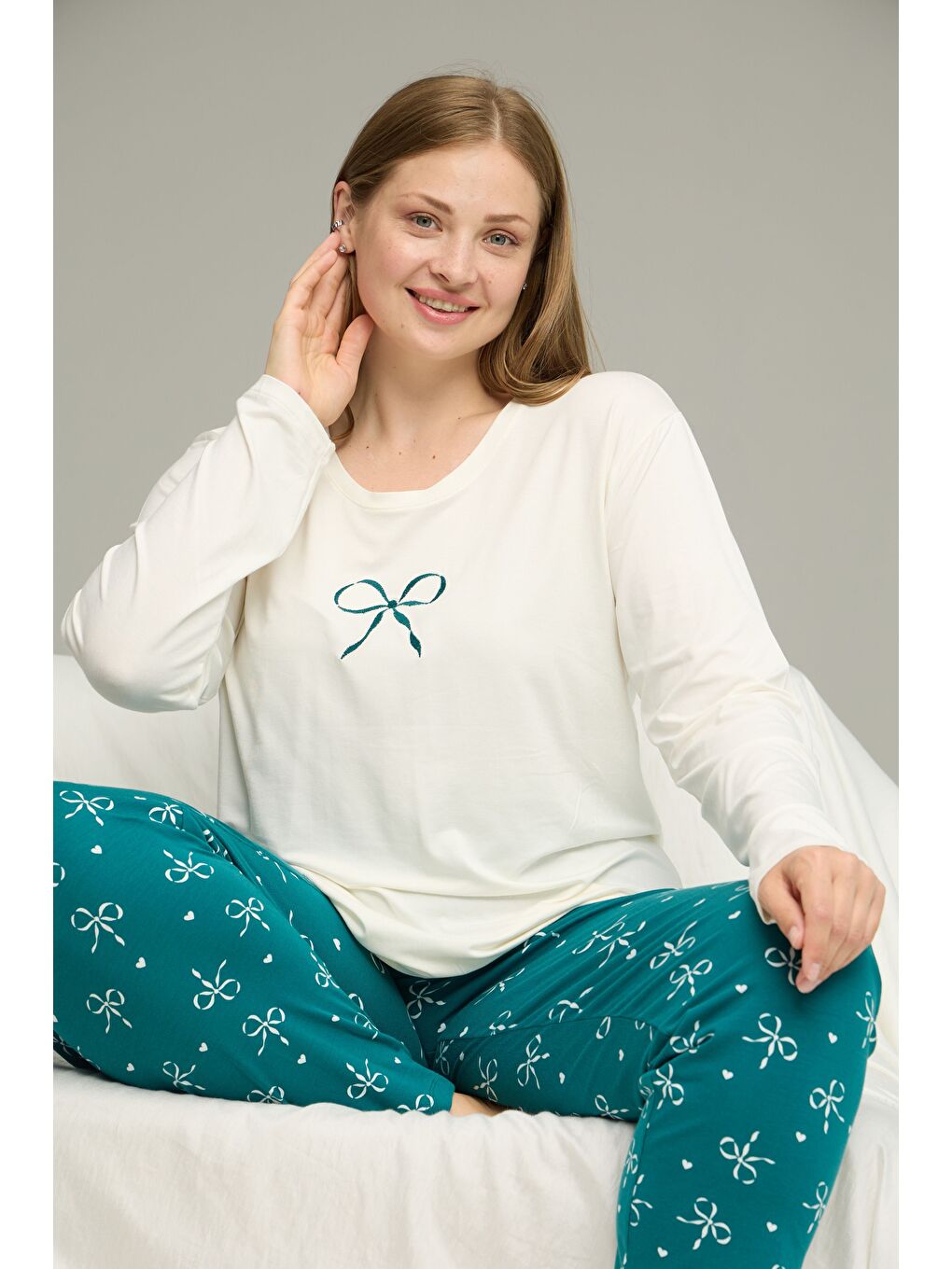 Ekru Desenli Curve Büyük Beden Battal Boy Pamuklu Pijama Takım25240862