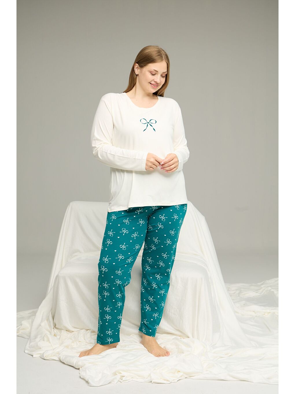 Ekru Desenli Curve Büyük Beden Battal Boy Pamuklu Pijama Takım25240862-1