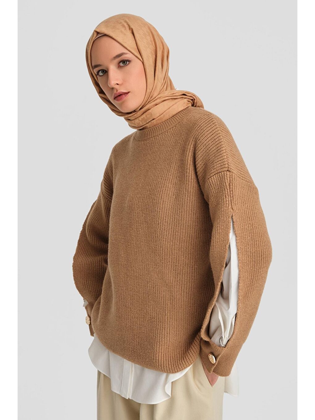 Kahverengi Kolu Yırtmaç Detaylı Kazak 24Kd4201 Camel-3