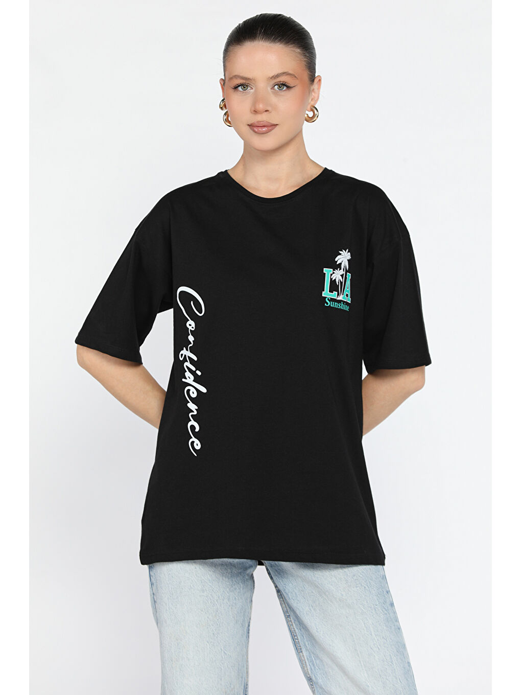 Siyah Baskılı Bisiklet Yaka Kadın Tişört-1