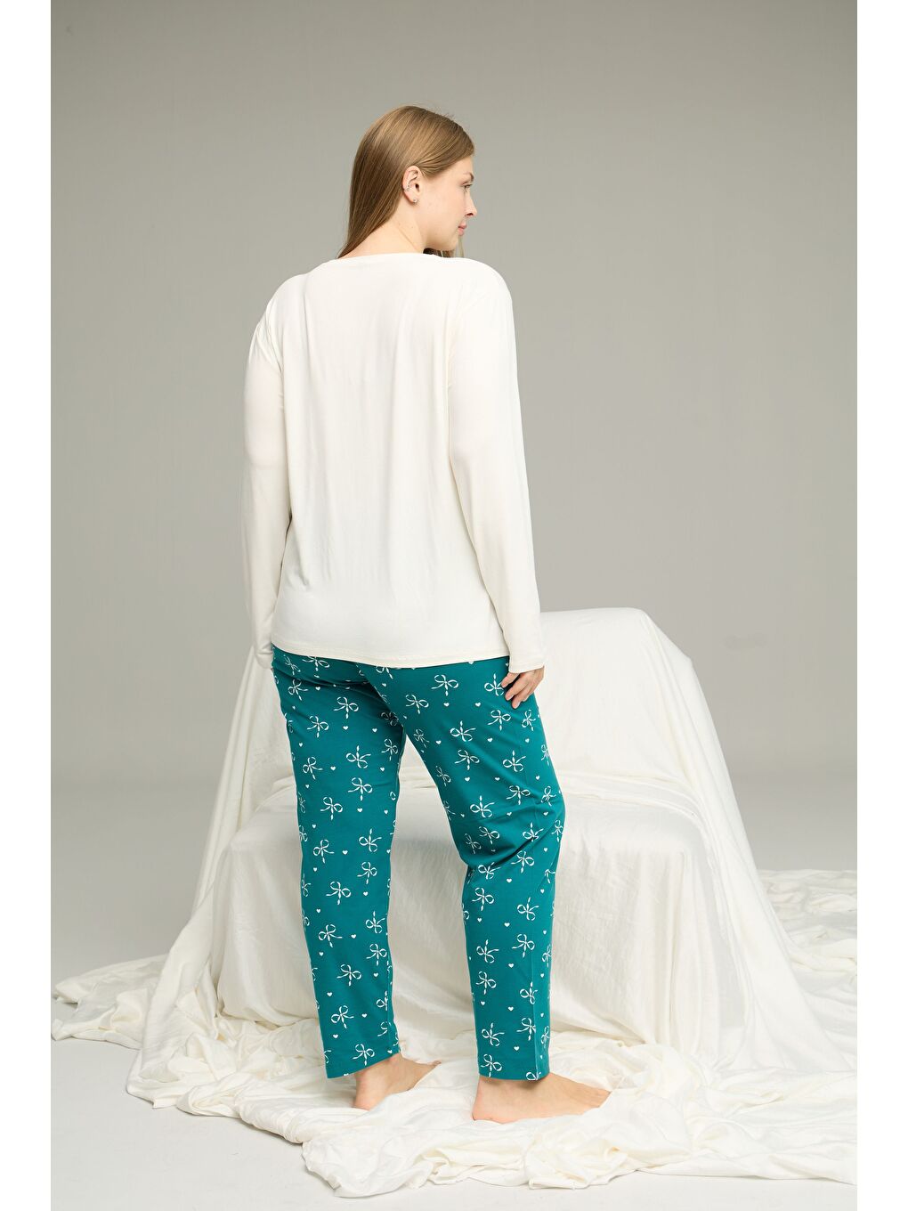 Ekru Desenli Curve Büyük Beden Battal Boy Pamuklu Pijama Takım25240862-2