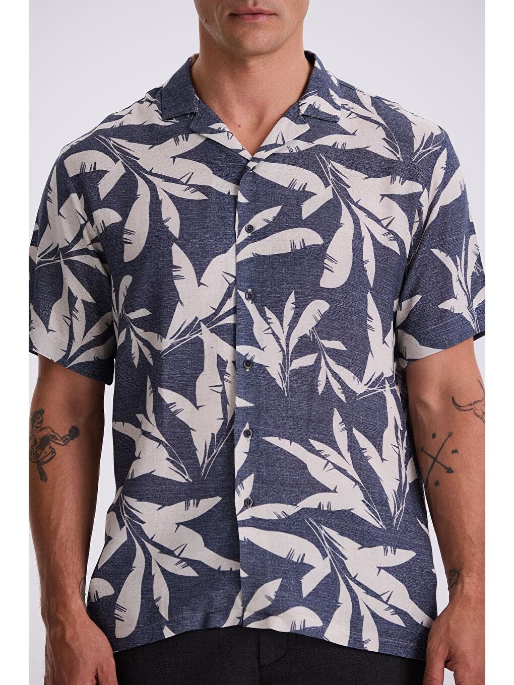 Lacivert Klasik Fit Apaş Yaka Desenli Rahat Kalıp Keten Karışımlı Kısa Kollu Gömlek-2