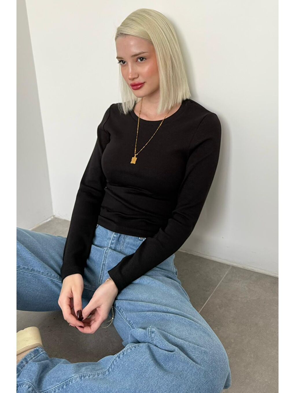 Siyah Bisiklet Yaka Slim Fit Kadın Body Mg2564-3