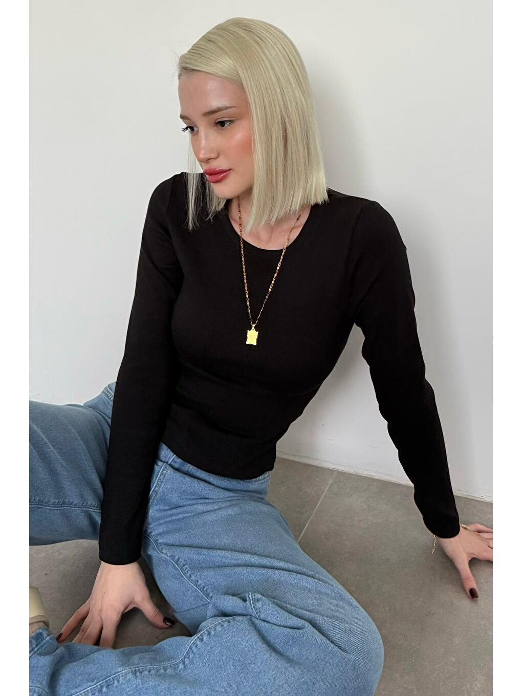 Siyah Bisiklet Yaka Slim Fit Kadın Body Mg2564-4