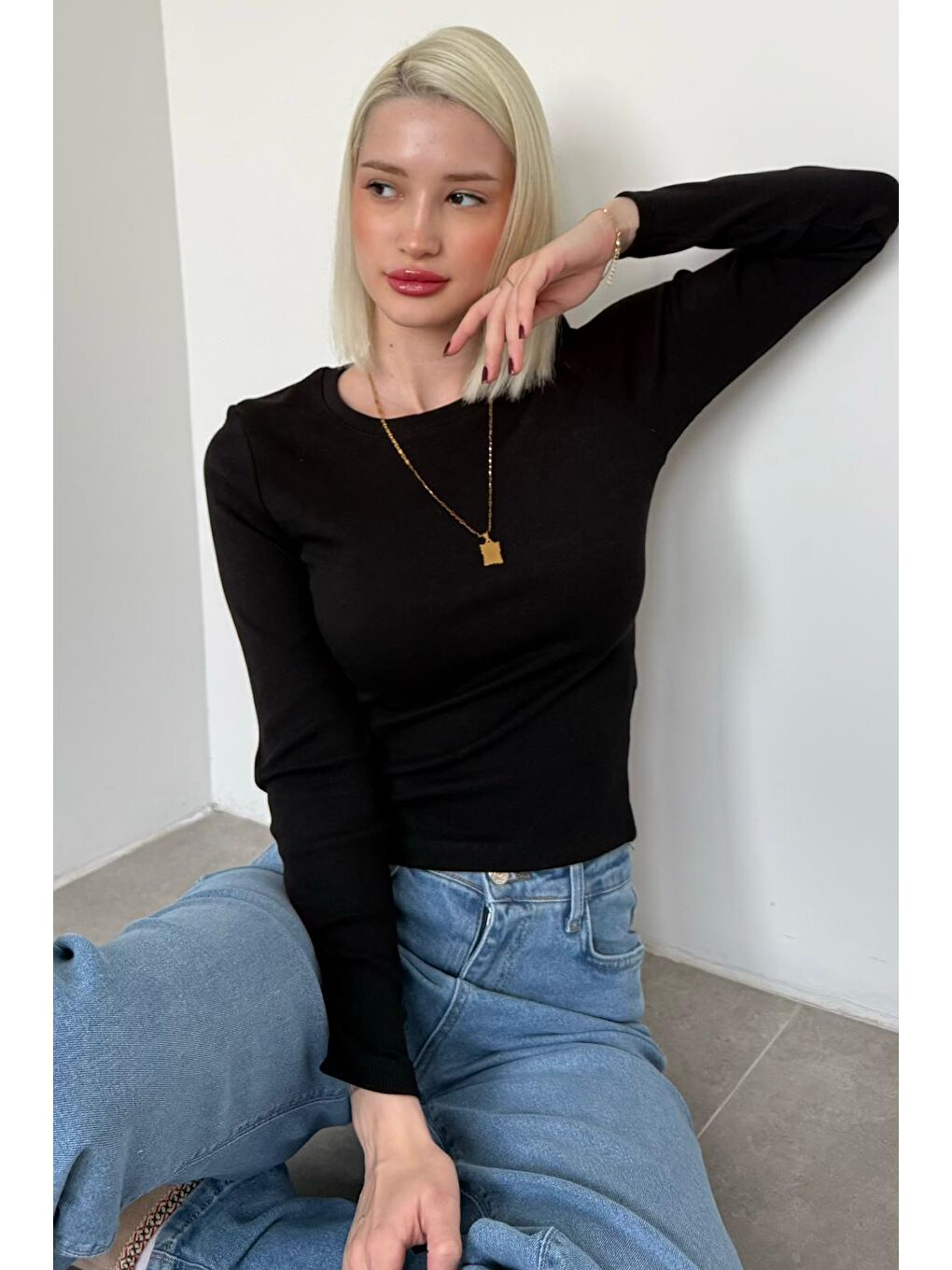 Siyah Bisiklet Yaka Slim Fit Kadın Body Mg2564-5