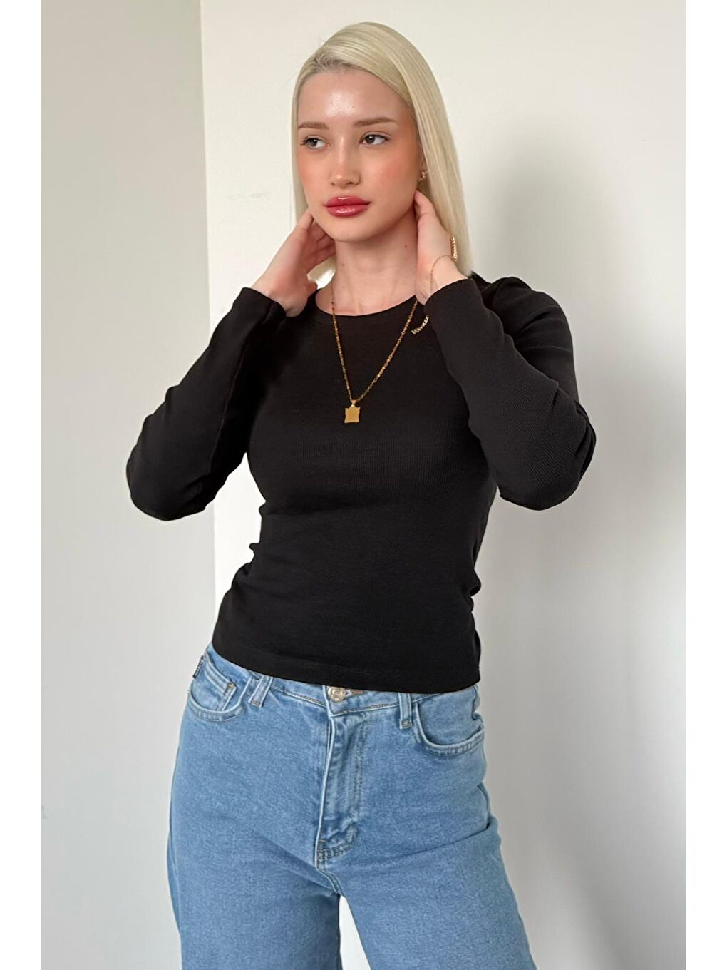 Siyah Bisiklet Yaka Slim Fit Kadın Body Mg2564-6