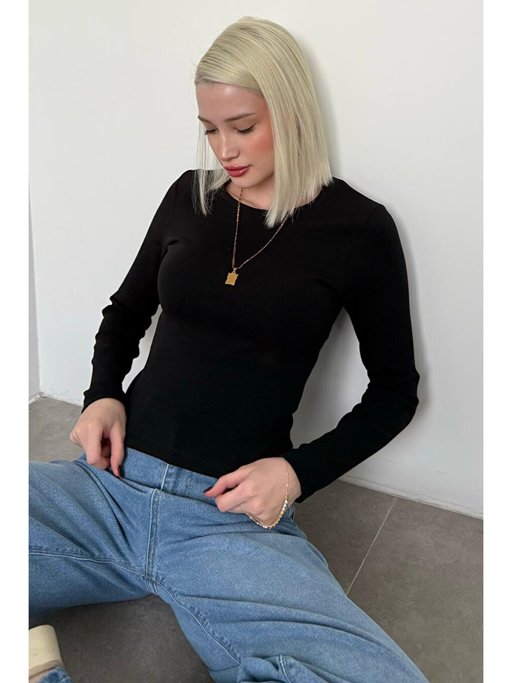 Siyah Bisiklet Yaka Slim Fit Kadın Body Mg2564-8