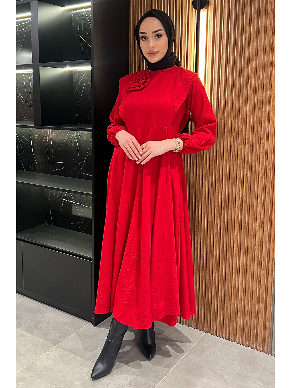 Kırmızı Gül Detaylı Tesettür Kloş Elbise-2