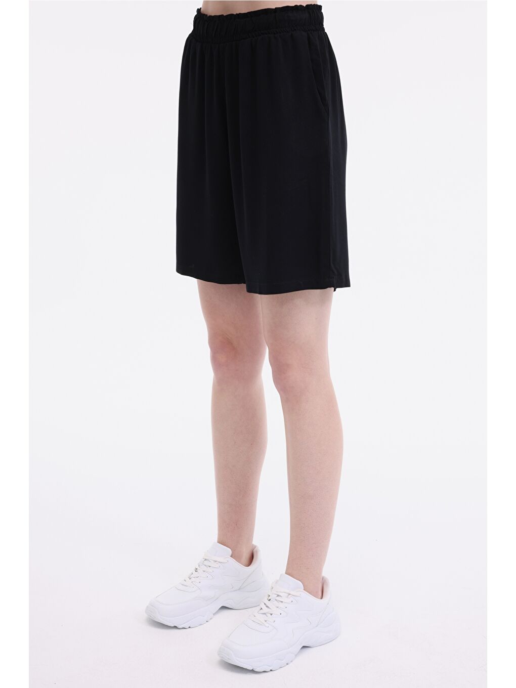 WL AIS 20BT262 5FX Siyah Kadın Şort
