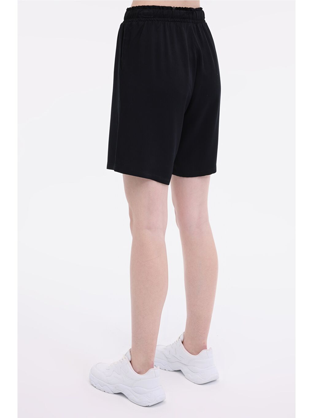 WL AIS 20BT262 5FX Siyah Kadın Şort-1