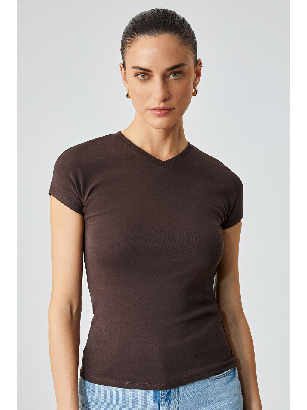 Marta Kadın Yuvarlak Yaka Kısa Kol Slim Kahverengi T-shirt