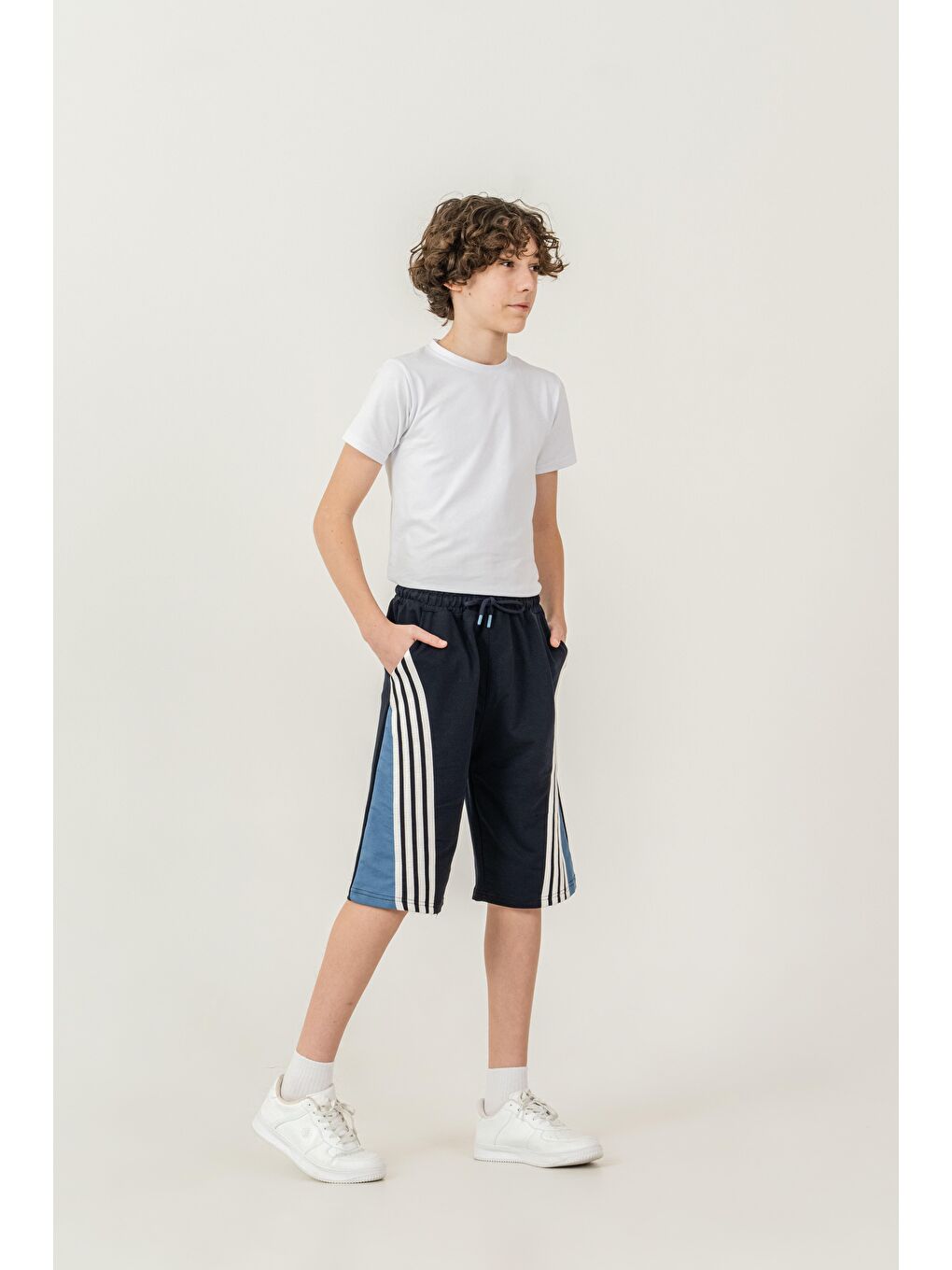 Lacivert Garni Parçalı Çift Bacak 4 Şeritli  Erkek Çocuk Şort-2