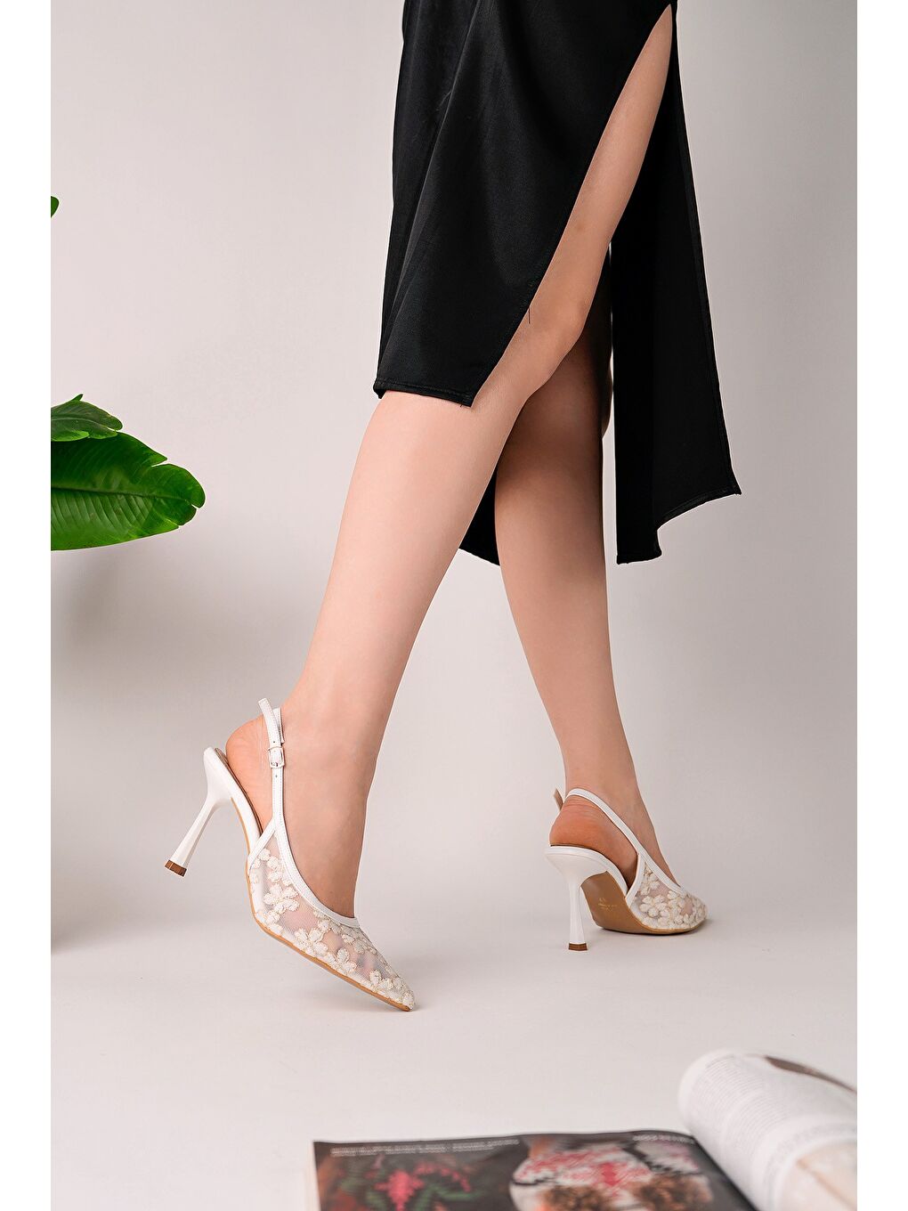 Beyaz ARİS Dantel Detaylı Sivri Burun Arkası Açık İnce Topuklu Kadın Abiye Ayakkabı-2