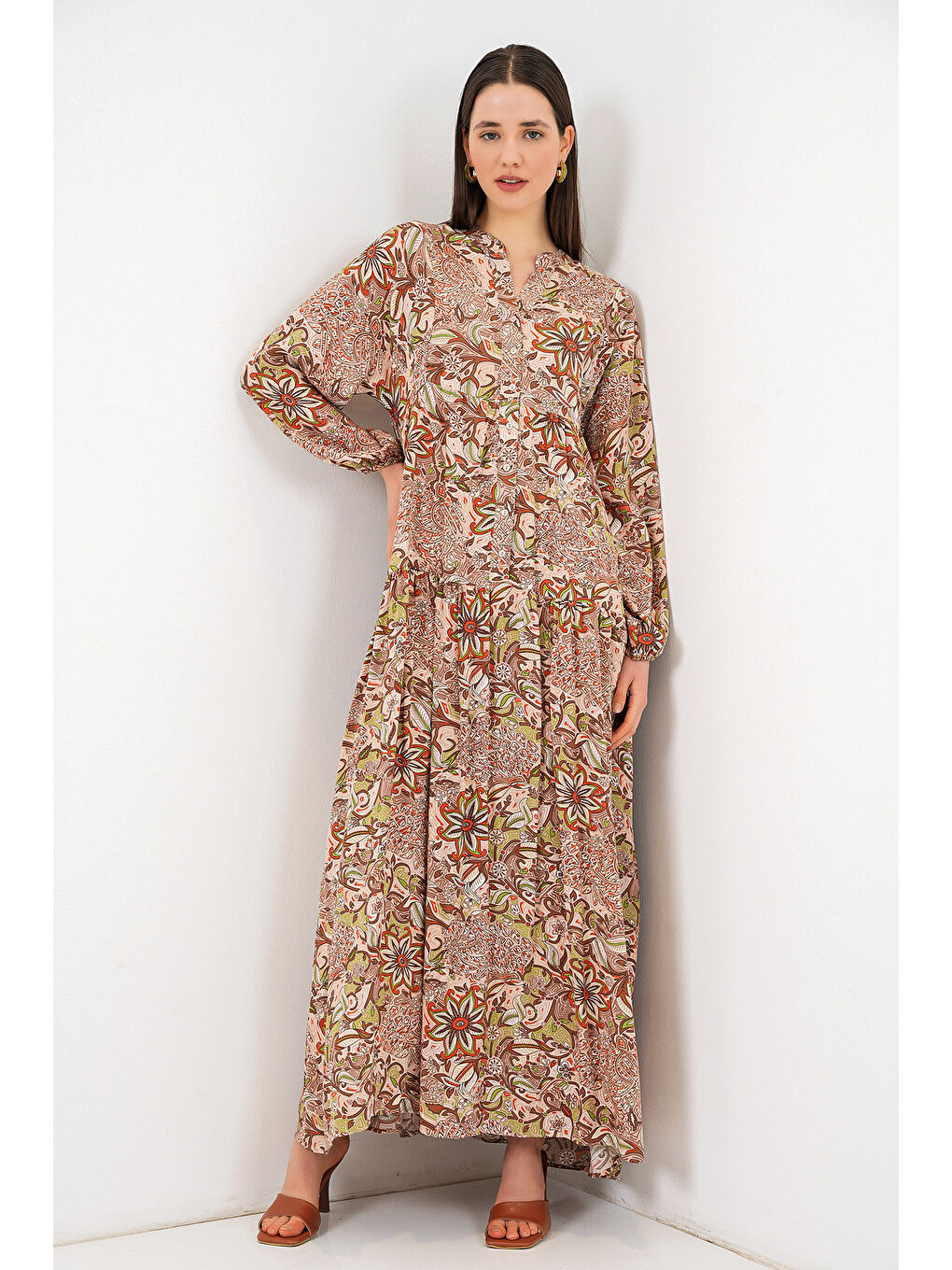 Bej Kadın Desenli Uzun Tesettür Elbise 2585 - Sütlü Kahve-3