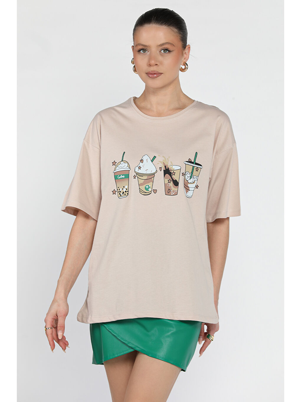 Bej Bisiklet Yaka Ön Baskılı Kadın Tişört-1