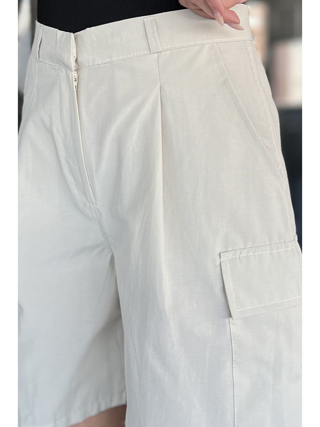 Bej Kadın Yüksek Bel Kargo Cepli Şort-3