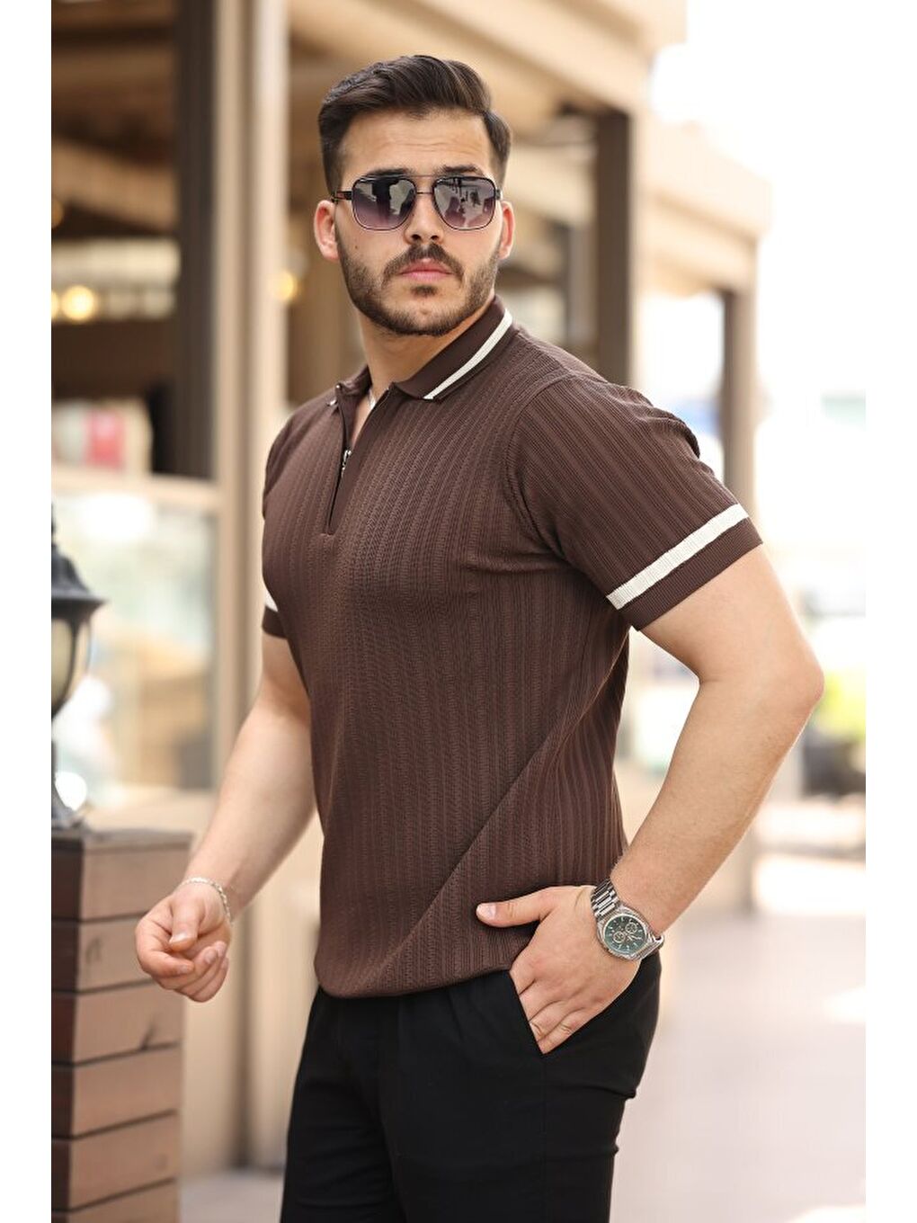 Kahverengi Erkek Yaka Ve Kolları çizgi Detaylı Fermuarlı Kısa Kollu T-shirt-1