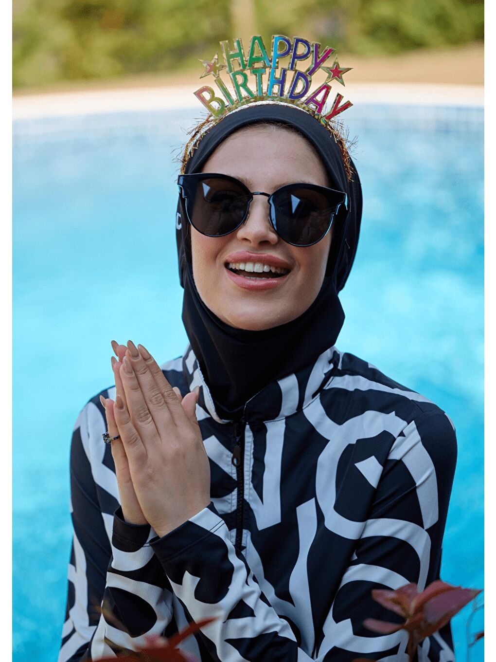 Siyah Tesettür Mayo Üstü - Logo Motifli-2